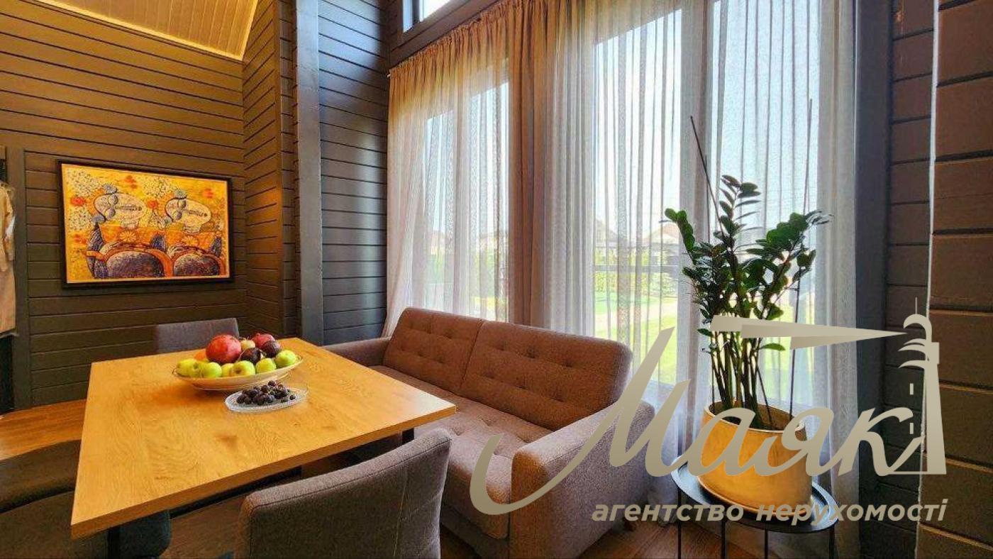 Sale of a house 280m2 with a swimming pool in the village of Romankov, Kiev region, Kiev-Svyatoshinsky district.