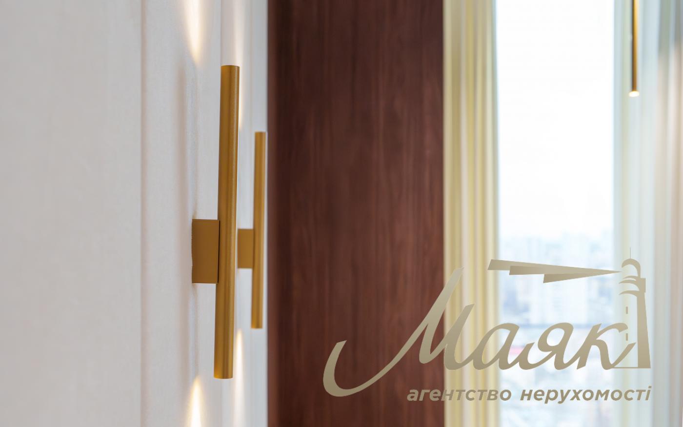 Продаж офісу з терасою ЖК Crystal Park Tower, пр. Перемоги (Берестейський)