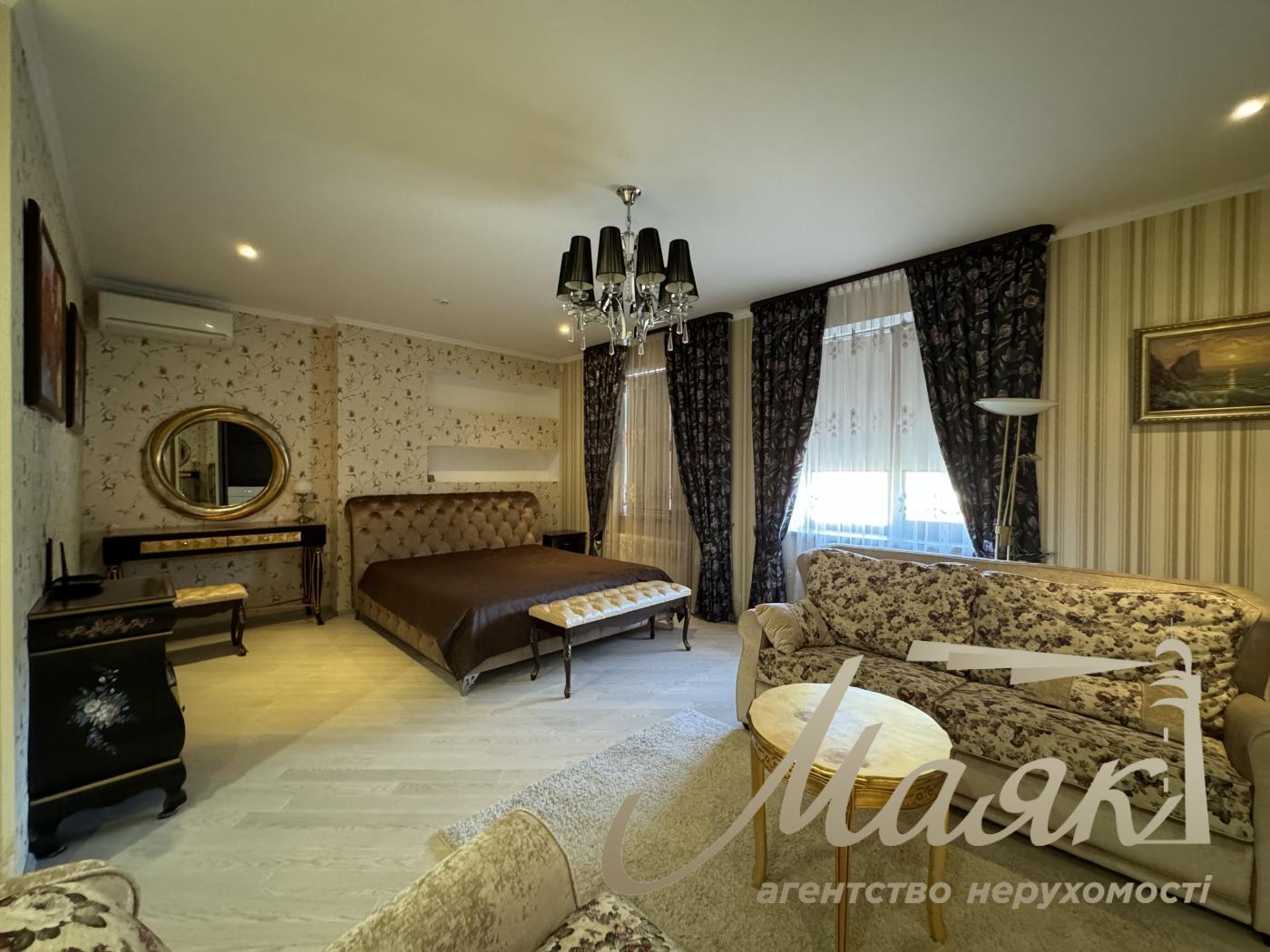 Rent 2-storey house 220m2 in. Ivankovici/Kruglyk, KG "Maetok"