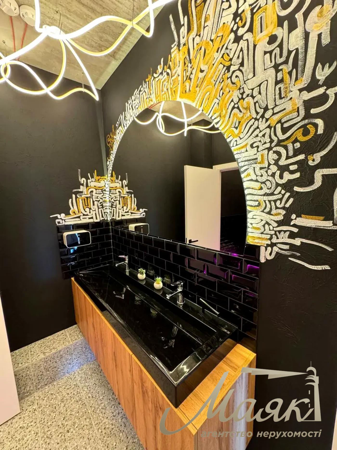 Office for rent 230m2 in LCD Novopecherskaya Tower, Boychuk str.