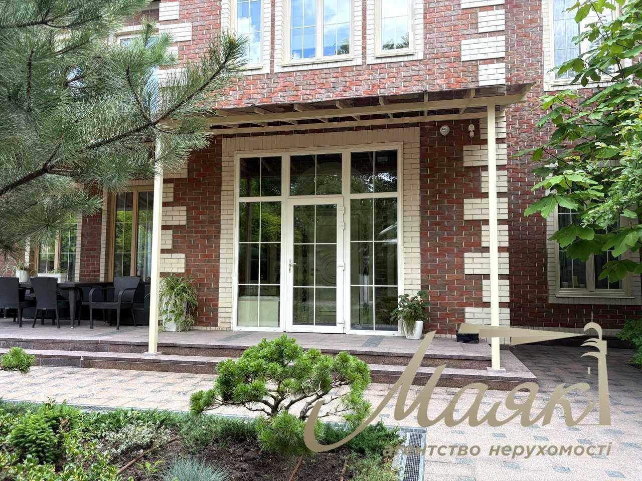 Оренда розкішного будинку площею 750 м², 10 соток землі, Голосіївський район, Київ, Чапаївка/Віта Литовська,