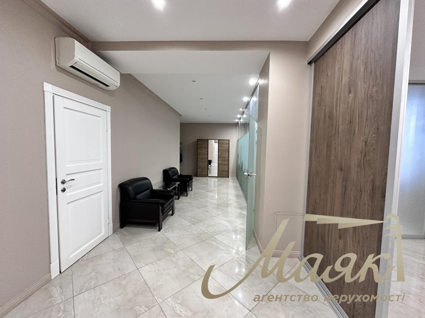 Продаж офісного приміщення площею 103 м², ЖК Botanic House, Печерськ