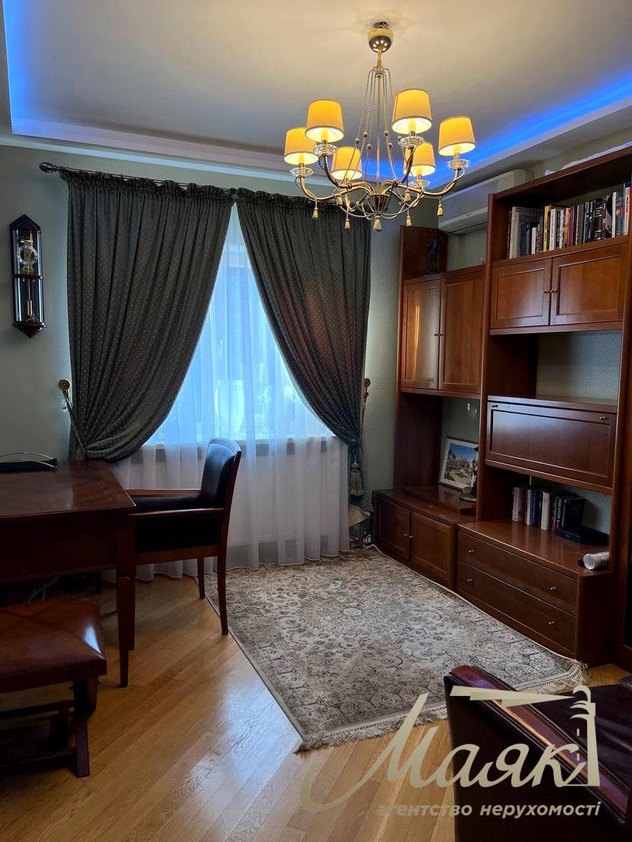 Продаж стильного будинку з панорамним видом на Лісники, 266 м², 10 соток, Лісова вул., 1