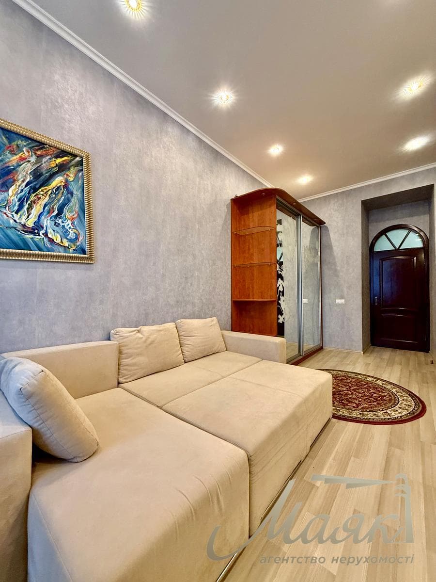 Оренда 3-кімнатної квартири площею 73 м² на вул. Саксаганського, 131-А, станція метро «Університет»