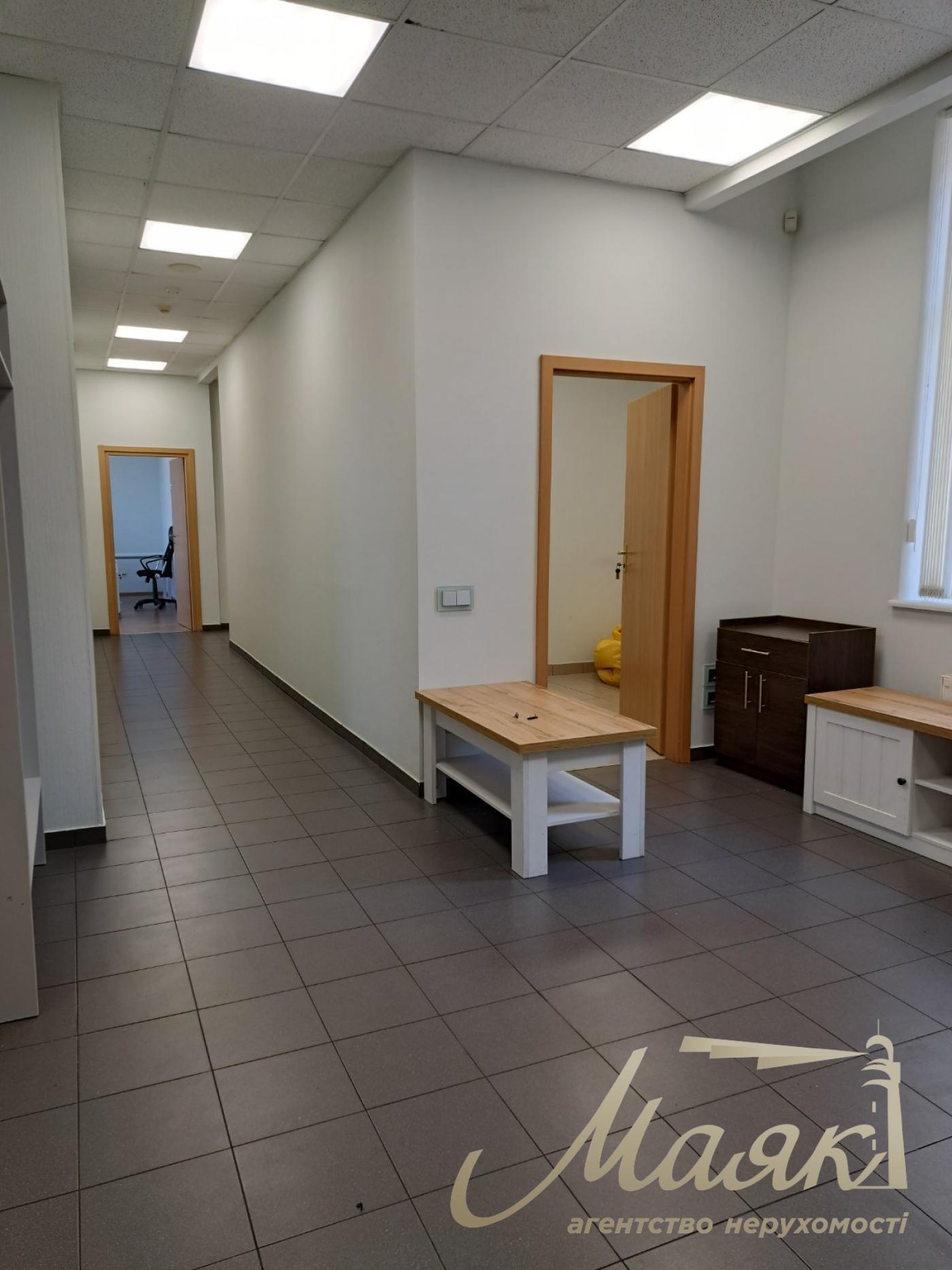 Оренда офісу 260м2 БЦ ILLINSKY вул. Іллінська 8, Поділ, Київ