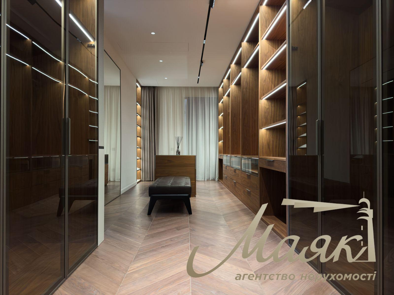Rent of an exclusive apartment 300m2 in the residential complex Chicago Central house, Antonovicha st. (Gorky), 44