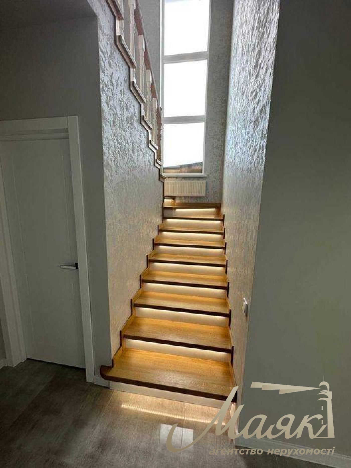 Продаж 2х-поверхового будинку (150м2) с.Гатне