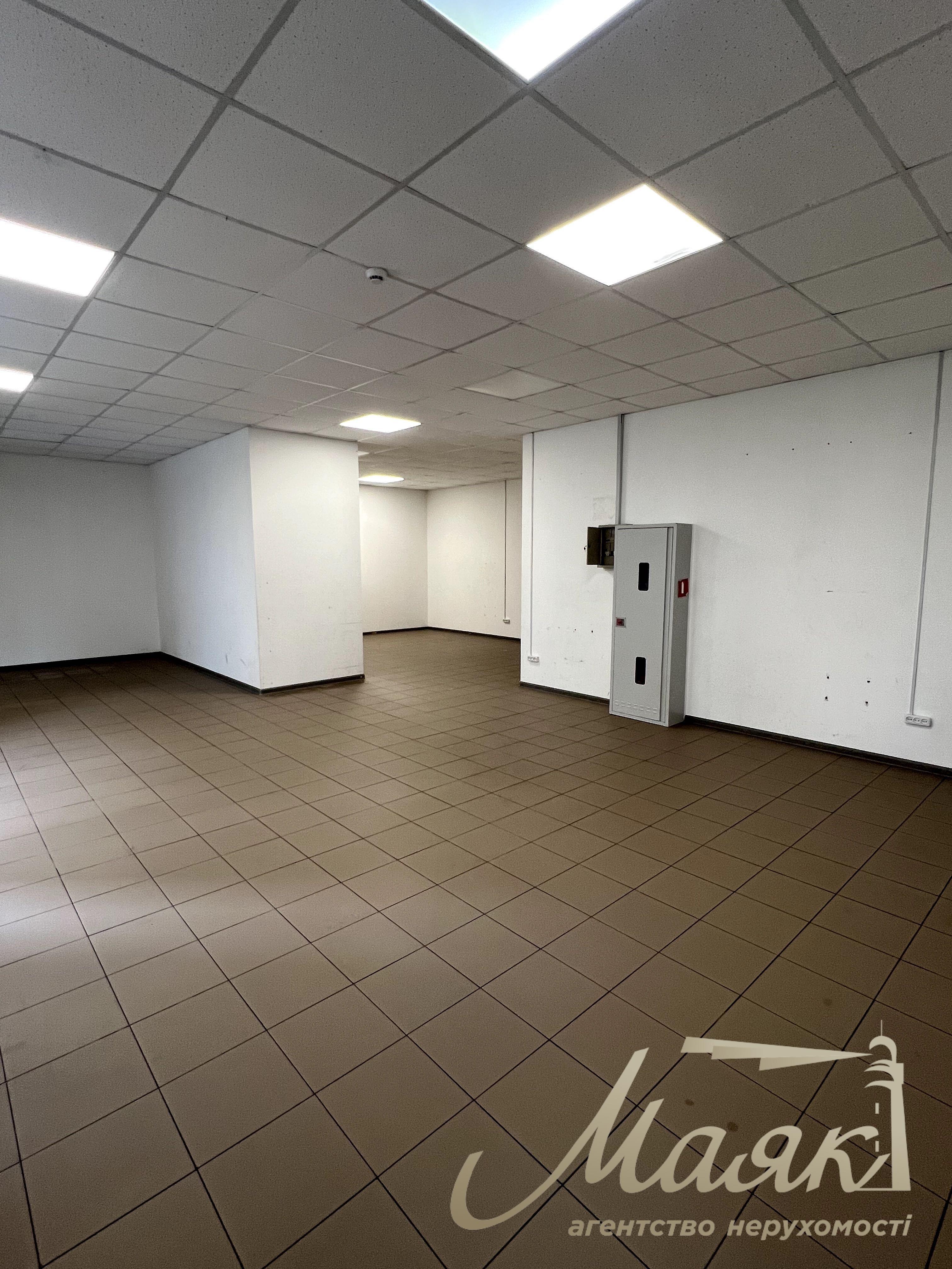 Оренда фасадного приміщення 77 м2 у ЖК Нивки Парк