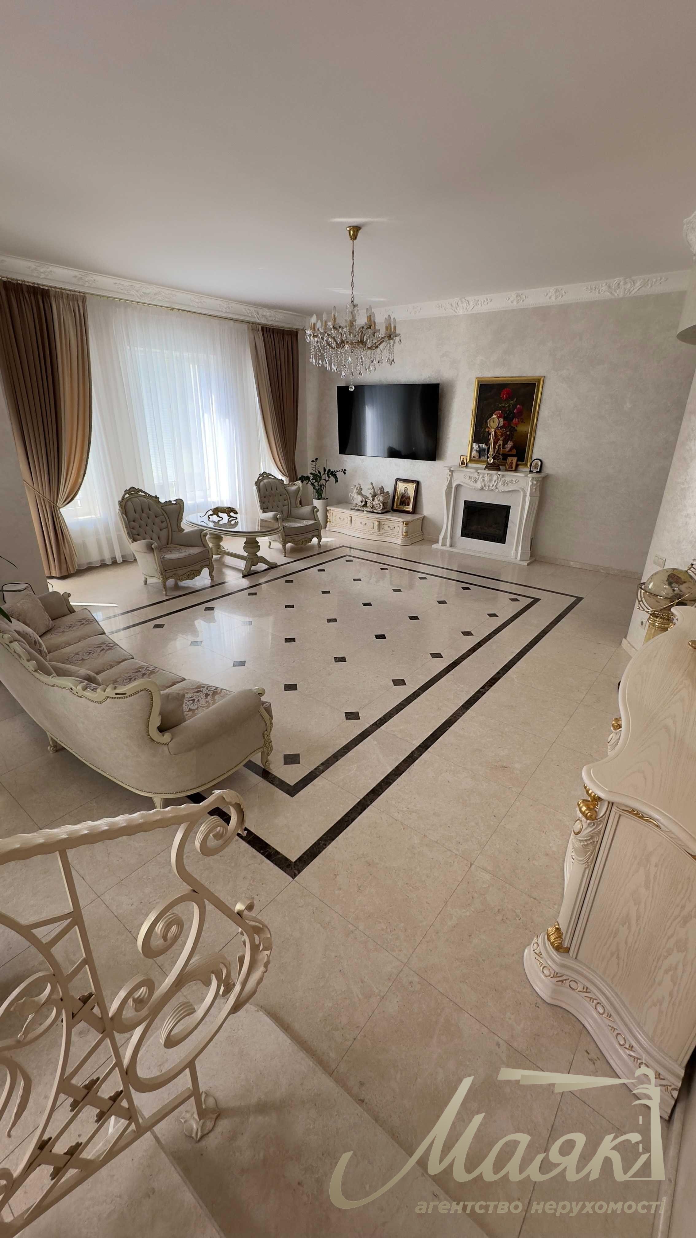 Продажа дома 630м2 с басейном в с.Лесники, Киево-Святошинский район,