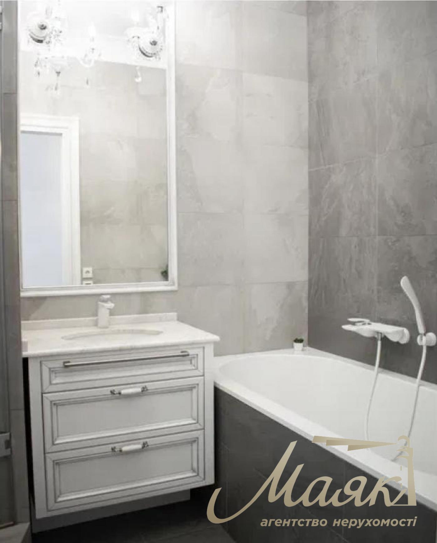 Продаж 4к квартири провулок Лабораторний, Печерськ