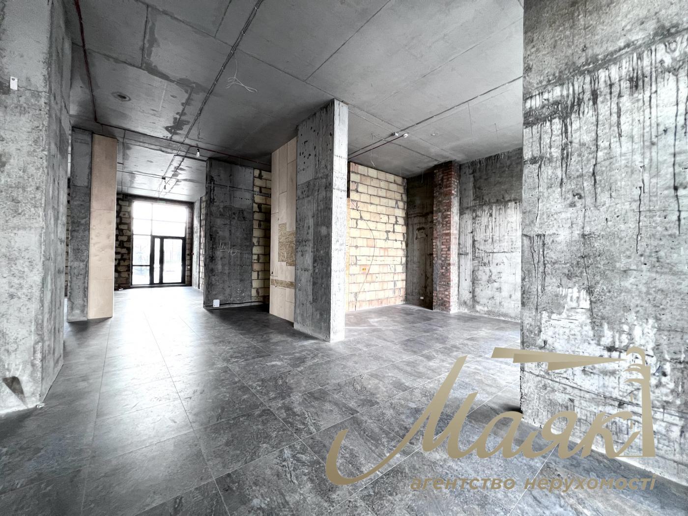 Rent a facade premises of 125 sq.m. on Narodnoe Opolchenie Street in Sky Avenue Residential Complex