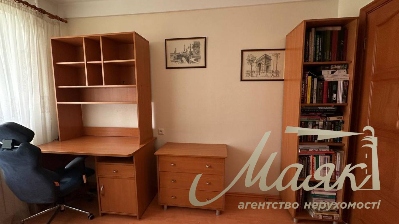 For sale 3-room apartment 57m2, Obolonskyi district, Ivasyuka 15A