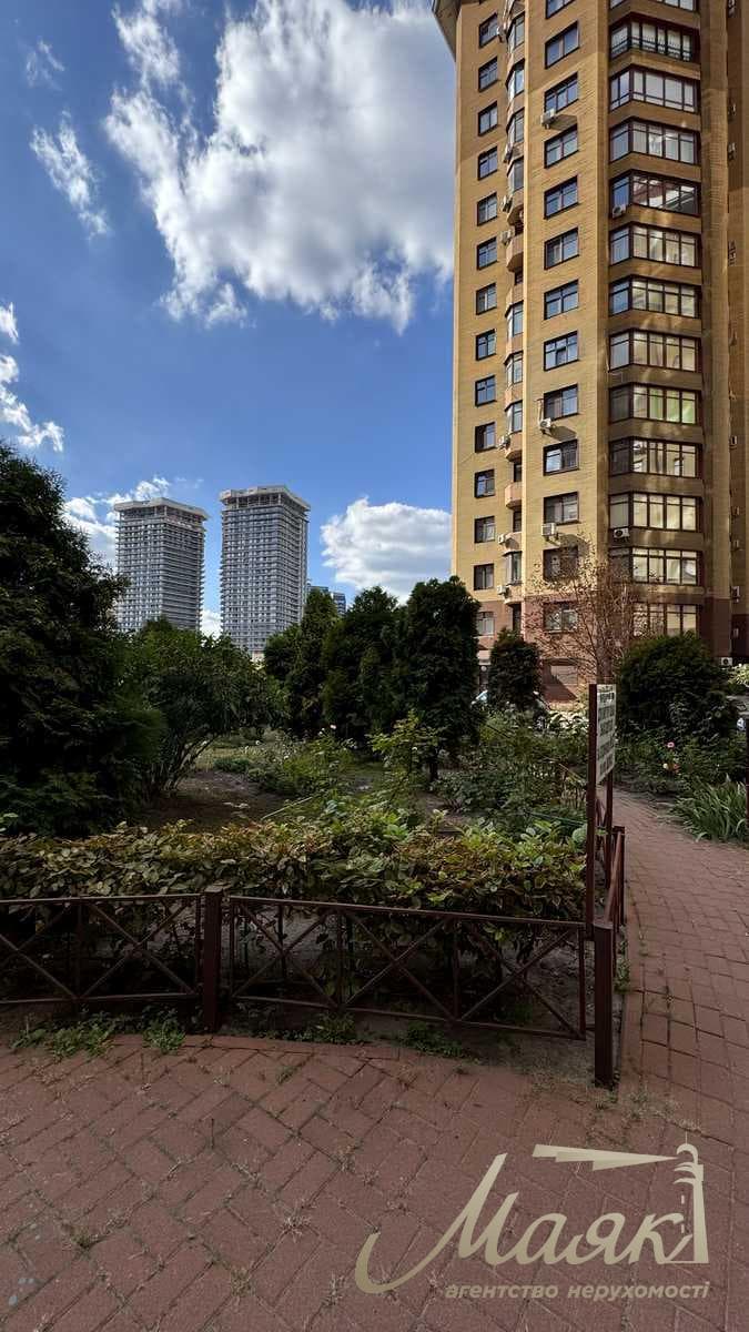 Office for rent: 1st floor, 227 m², 32-B Yevhen Konovalets St., Pechersky District