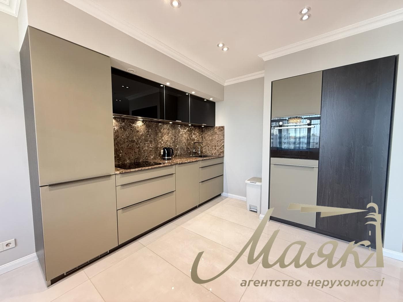 100-square-meter penthouse for rent in the Podvysotsky residential complex, Podvysotsky Street