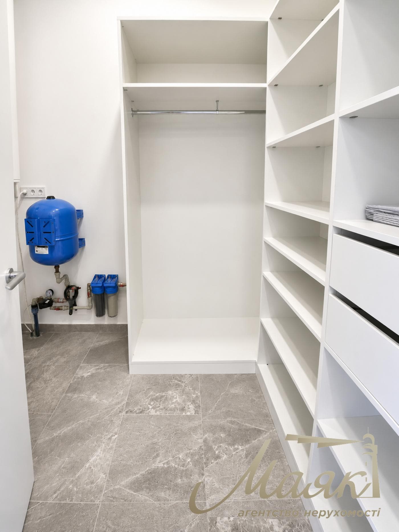 Оренда сучасного будинку площею 137 м² з каміном та терасою в Козині