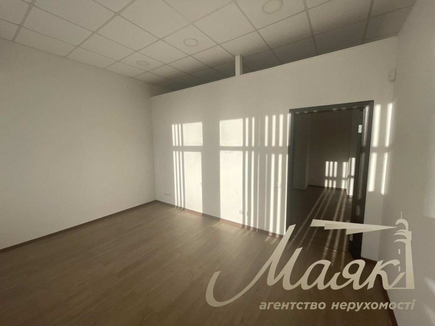 Office space for rent 135m2 near Pecherskaya metro station