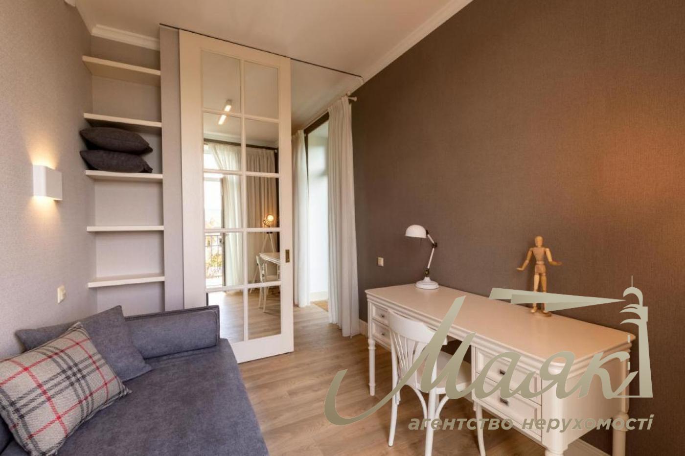 Оренда 3-к квартири вул. Лаврська, Печерськ, історичний центр Києва, сталінка