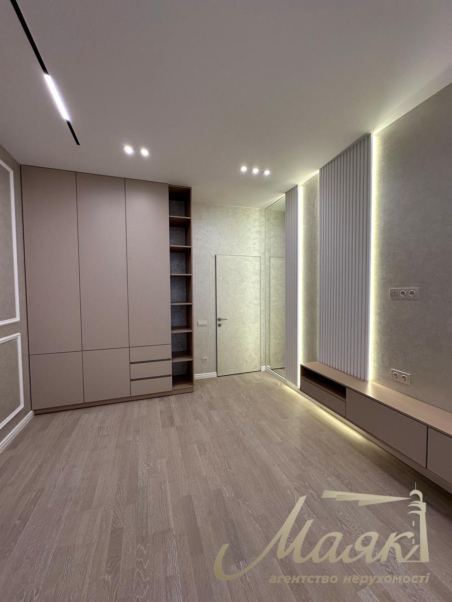 Продаж 3-х кімнатної квартири в ЖК Бульвар Фонтанів Саперне Поле вул., 5