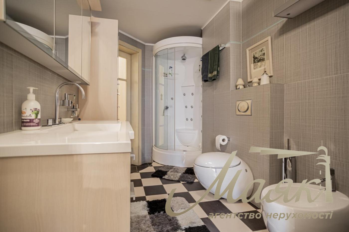 Продаж 4-х кімнатної квартири, 160 м2 у ЖК Diplomat Hall Дипломат Хол Жилянська