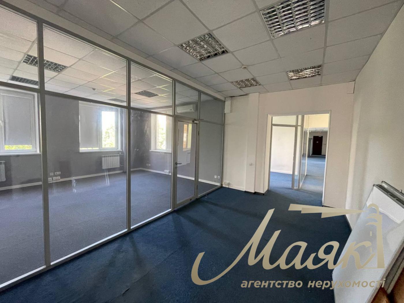 Аренда офисного помещения 380м2 в центре, Лукьяновка