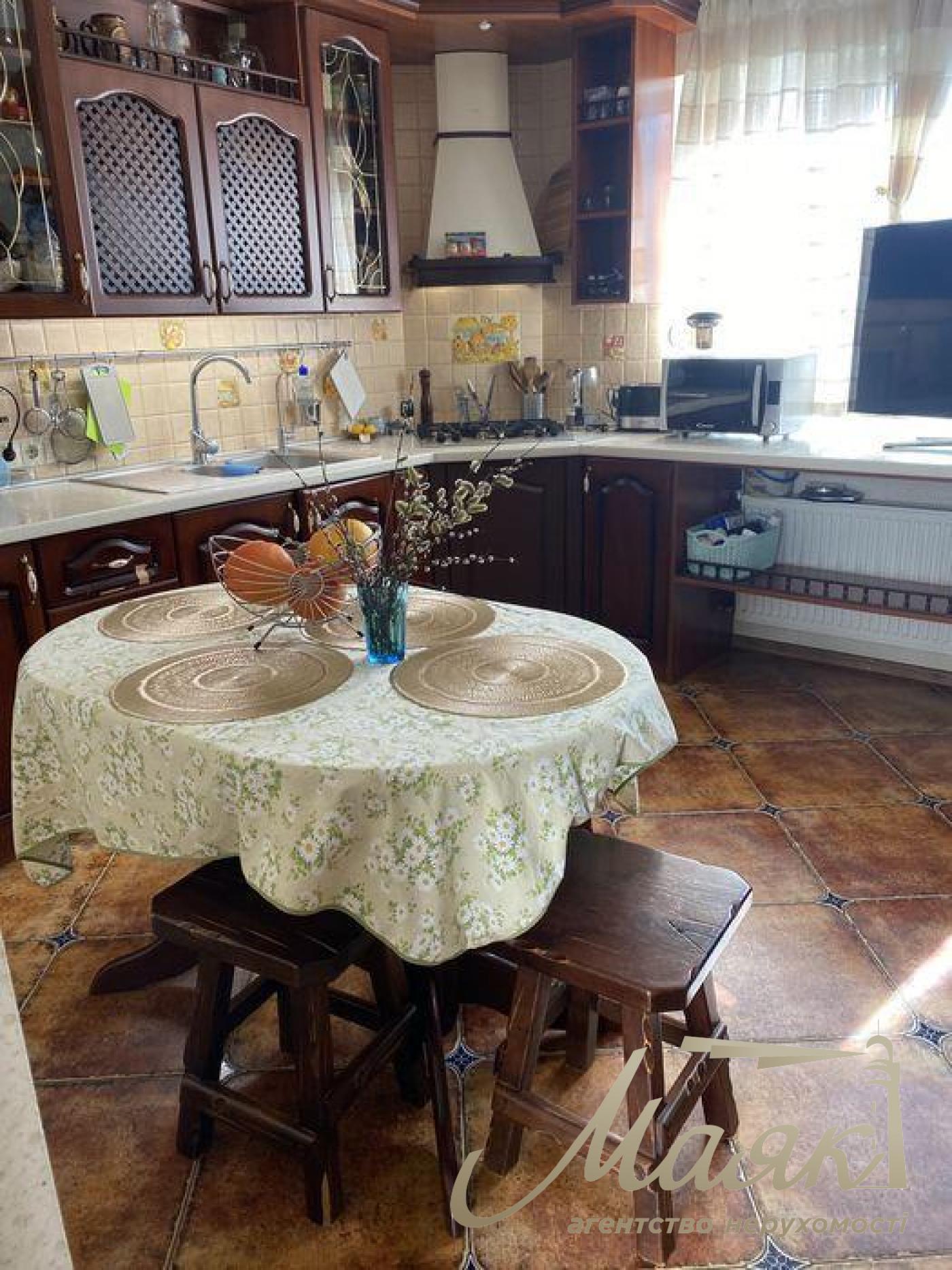 Sale of a 2-story house. Area - 115 sq.m. s. Rozhny, Brovarsky district.