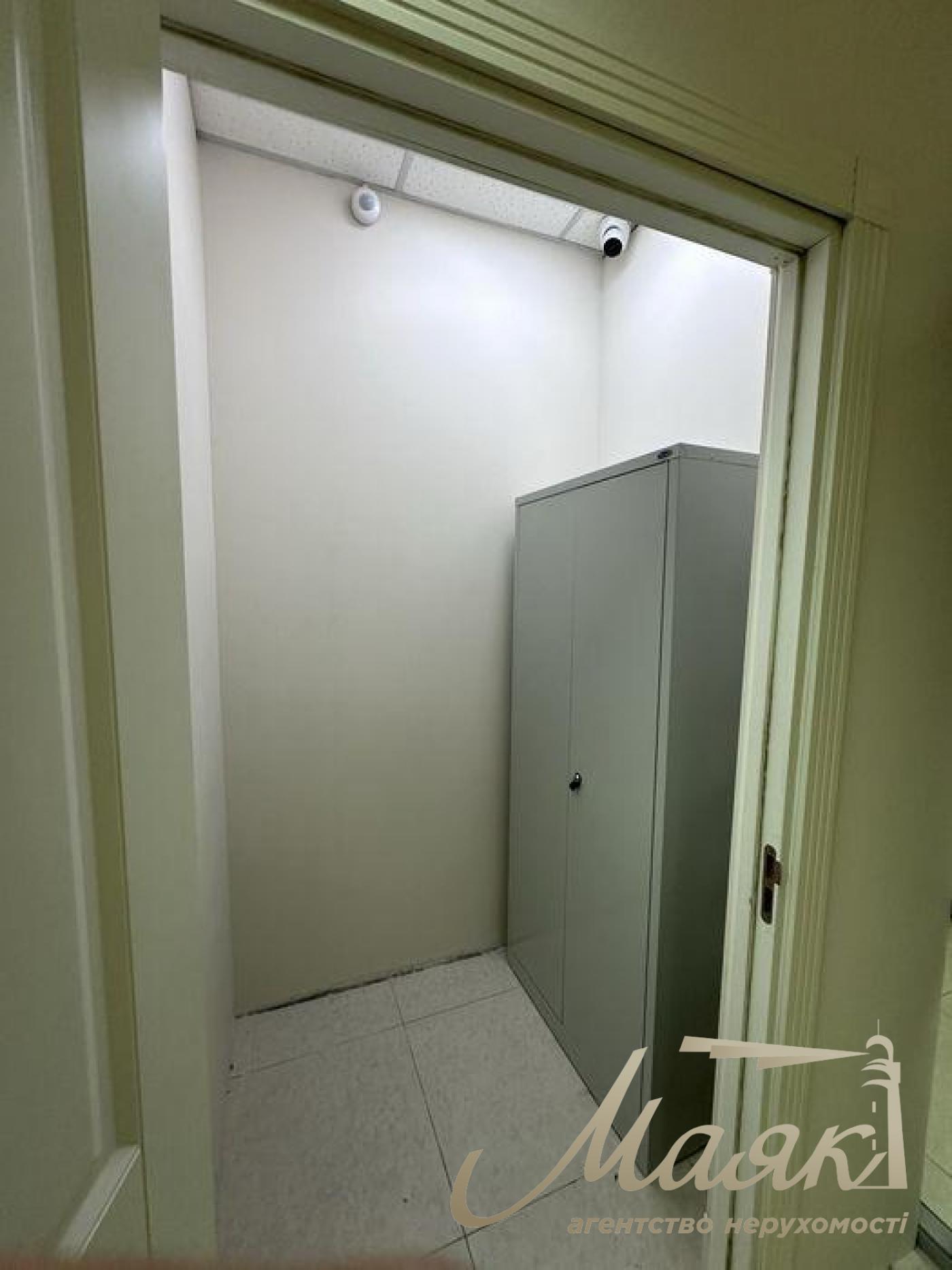 Rent commercial premises 85 sq.m.sq., Podol, Center