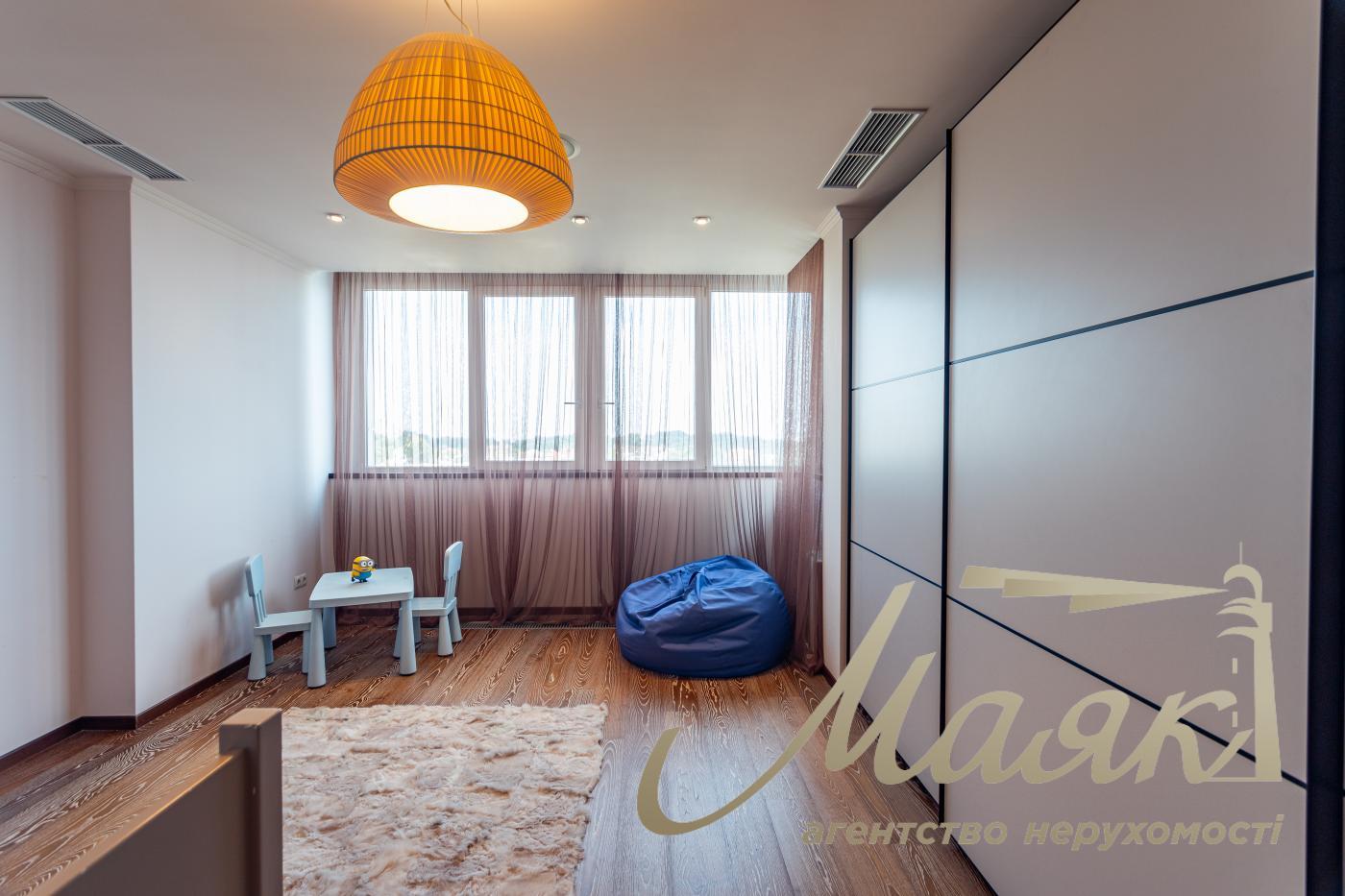 Rent 180m2 view apartment in LCD Novopecherskie Lipki, Andriy Verkhoglyada/Dragomirov Street 5, Pechersk, Kyiv