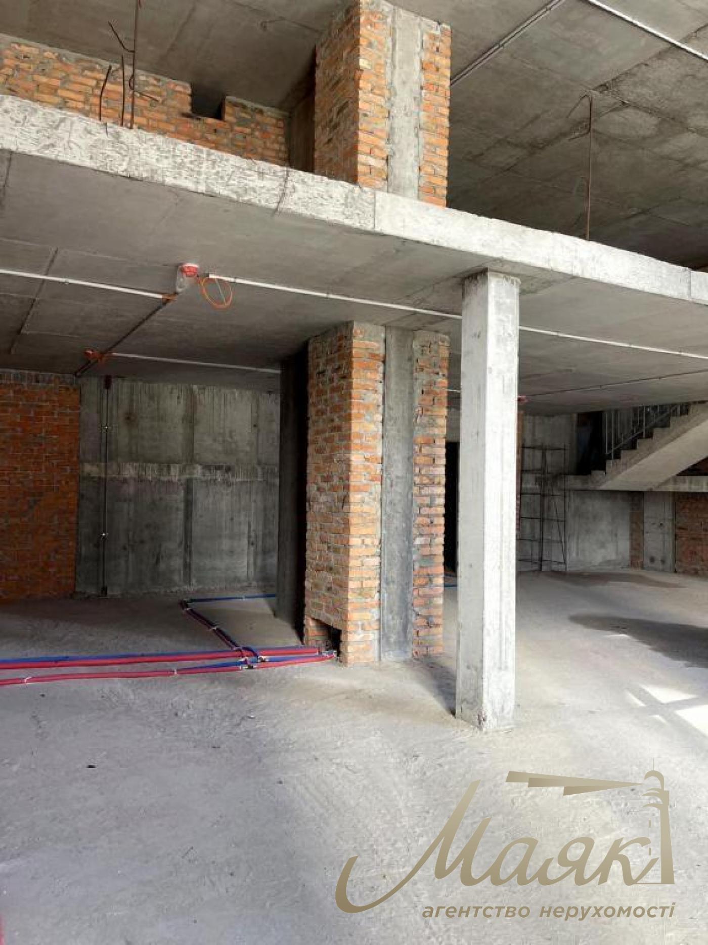 Commercial facade premises for rent in the residential complex "Novopecherskie Lipki"