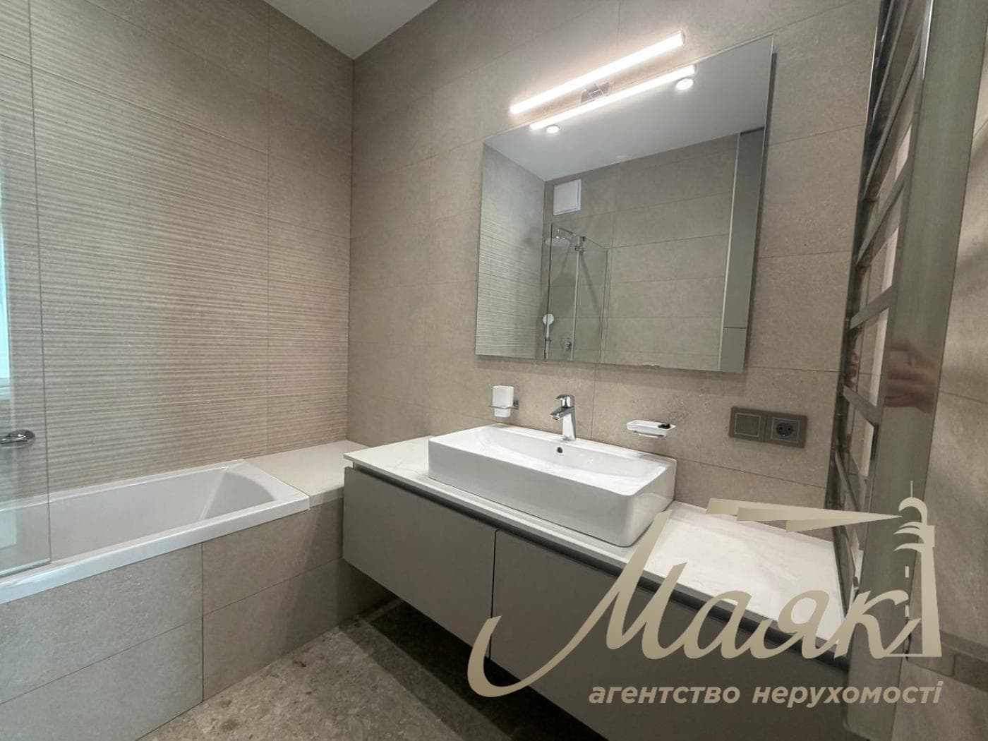 4-room apartment for rent in the Atlantic Residences complex, 118 Antonovycha St., Downtown.