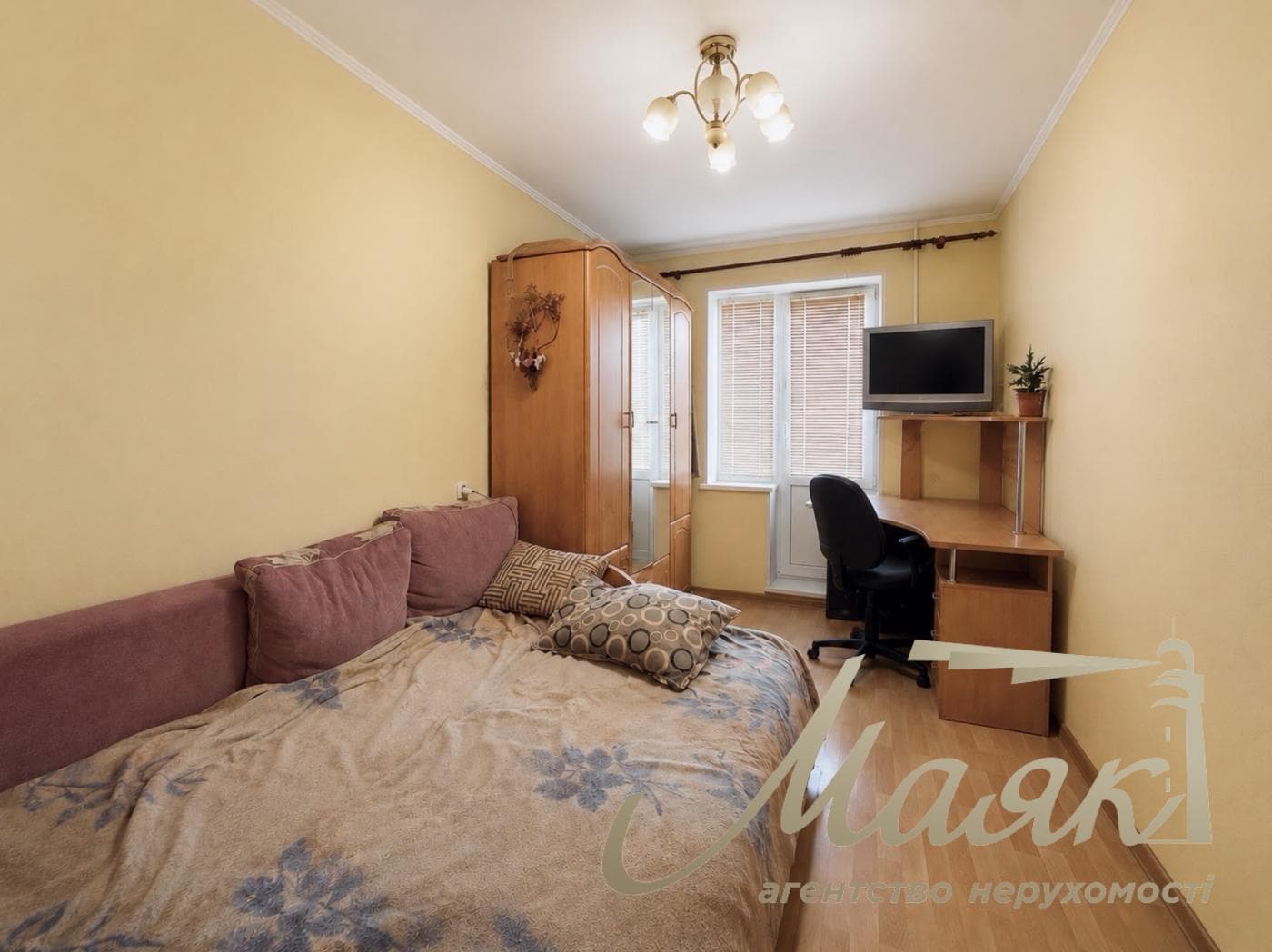 Продаж 2-кімнатної квартири площею 47,6 м² з ремонтом, вул. Левка Лук’яненка, 2Б, район Оболонь, Київ