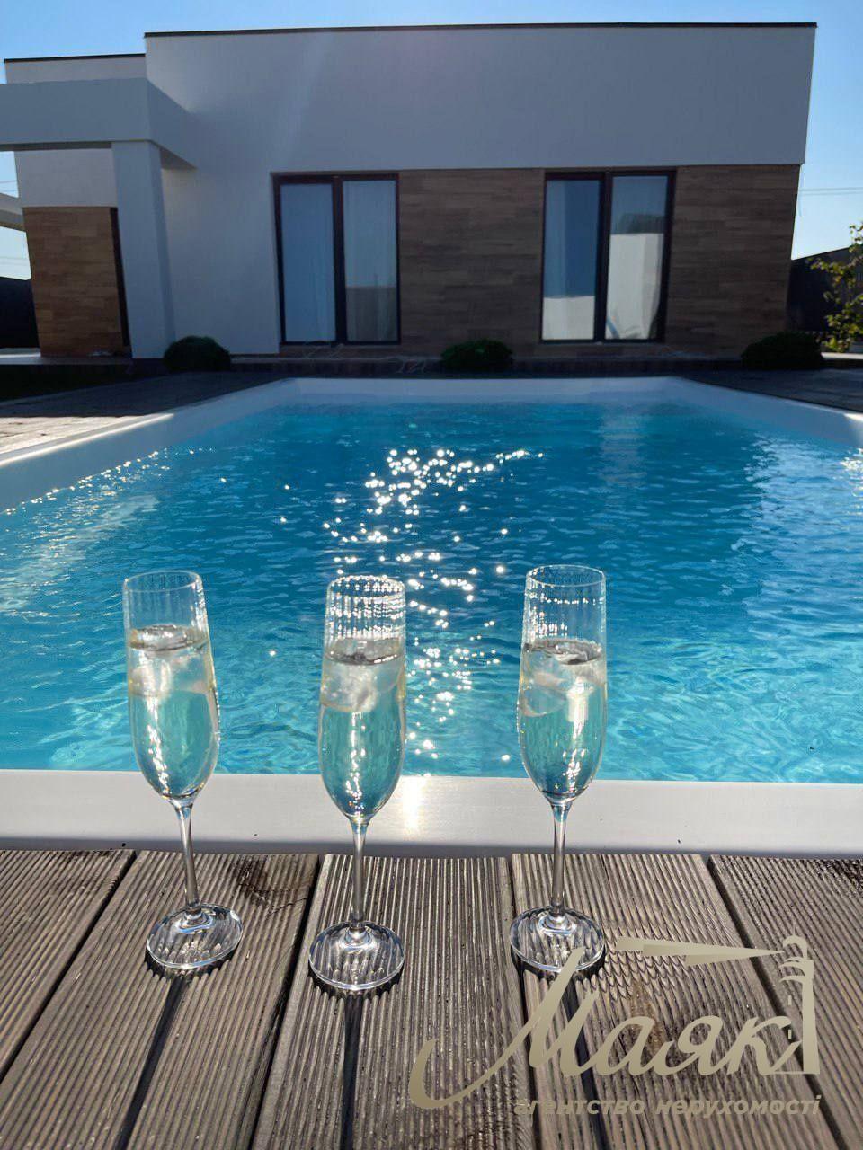 Оренда будинку 115м2 з басейном у КМ Міжріччя