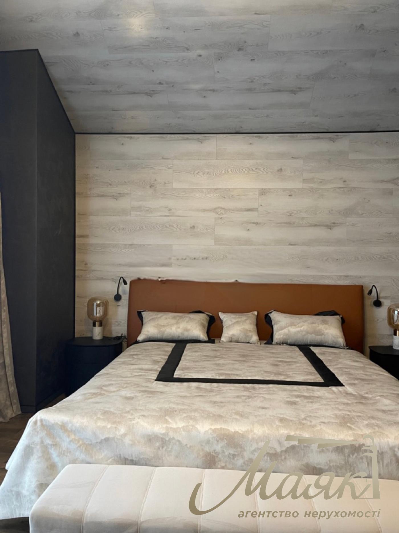 Продажа дома 400м2 в с.Плюты