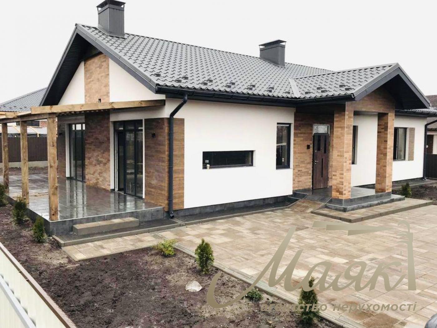 Продаж 1 пов. будинку 148 кв.м. Площа - 6 соток. Буча. У лісі.