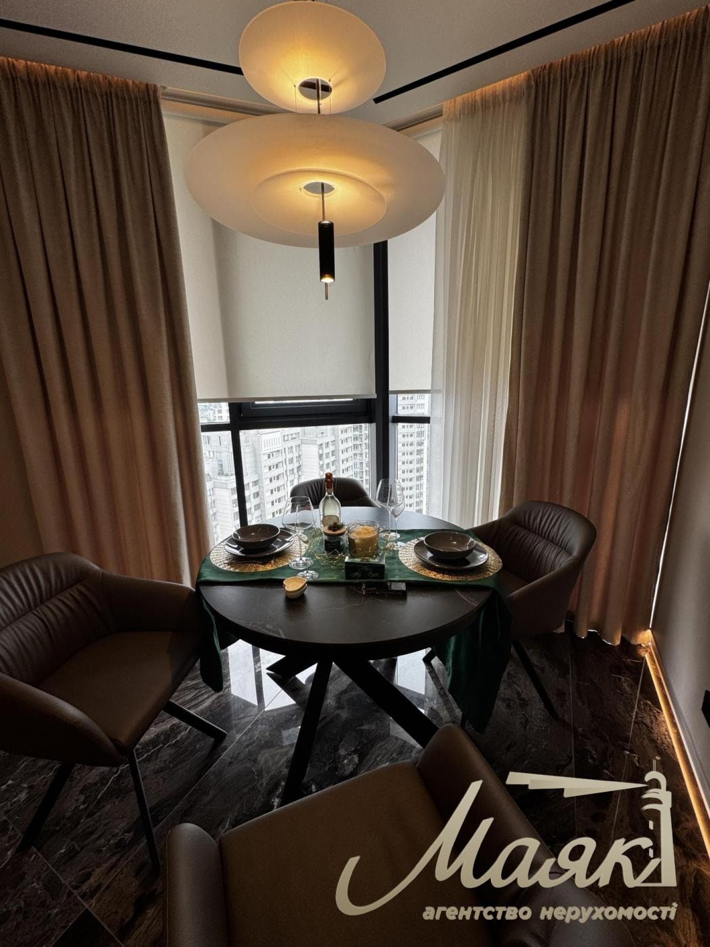 Rent 3 bedroom apartment in LCDDelmar, 90m, Pechersk
