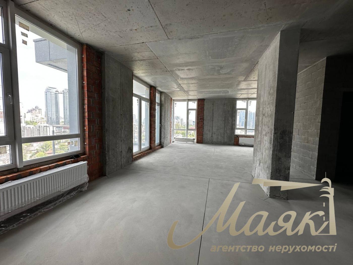 Sale of 4-room apartment 177m2+terrace in residential complex “Central park”