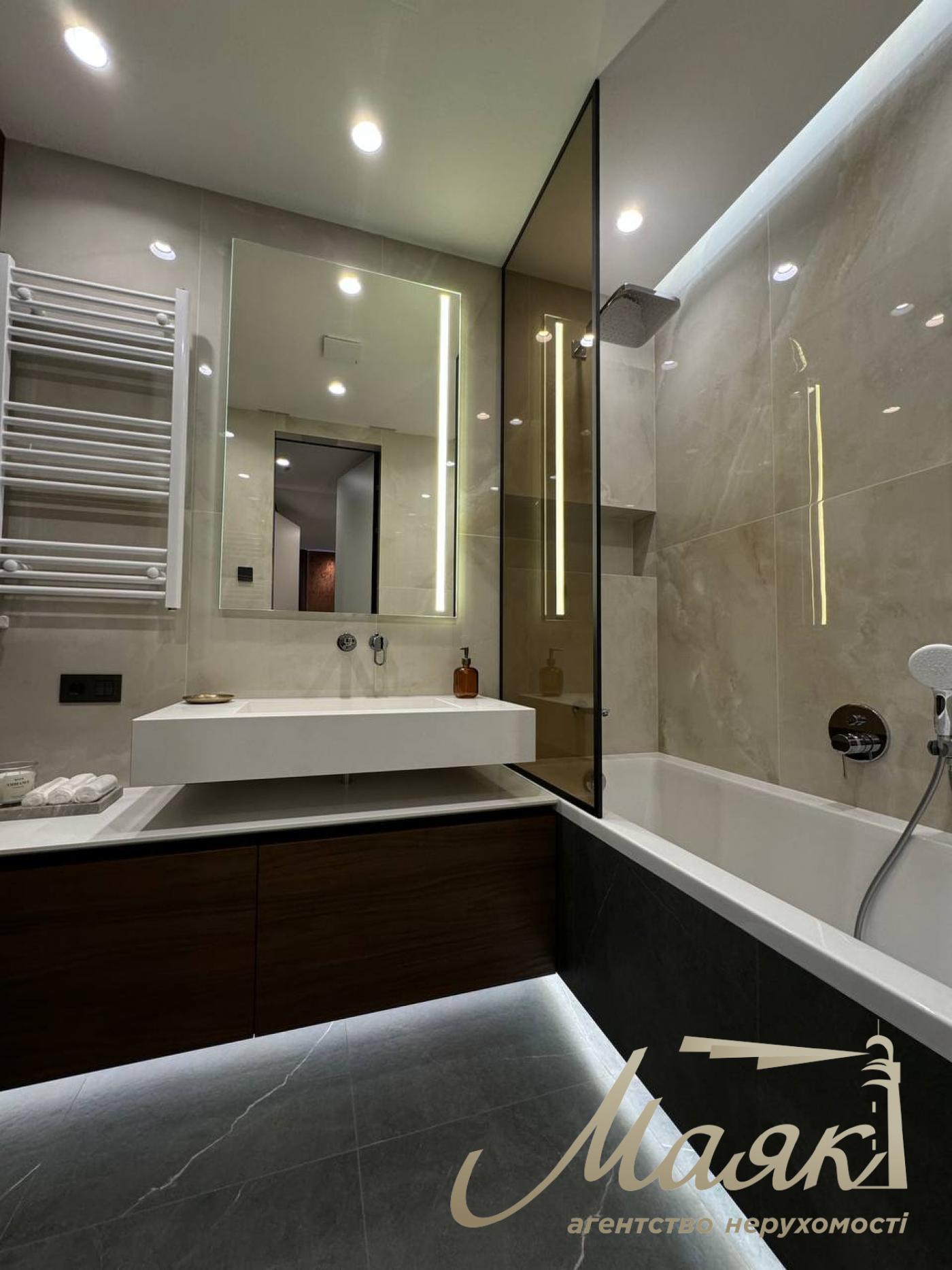 Продаж 2 кімнатної квартири, 80м2, Французький квартал 2, вул. Джона Маккейна.