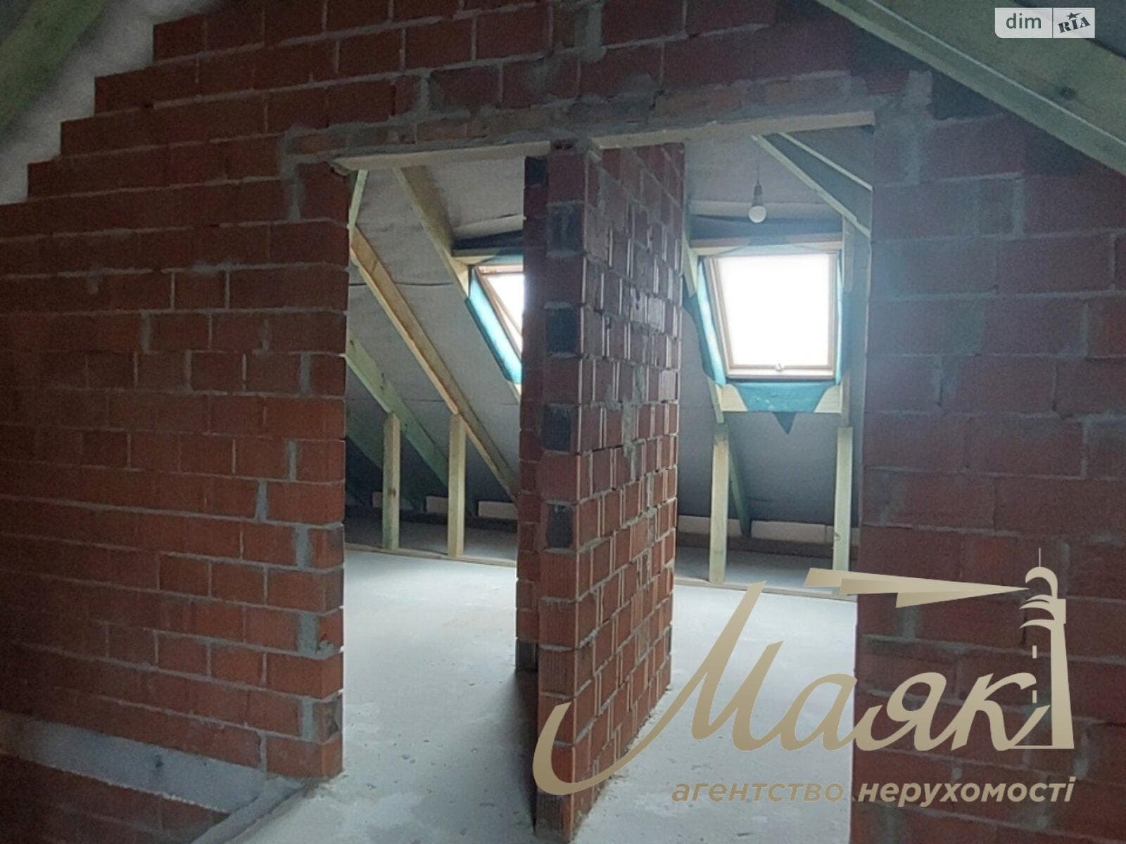 For sale 2 storey house with a plot of 5 hectares, 163 sq. m, 4 rooms, on Marshal Voroshilova St. - ID 33446966
