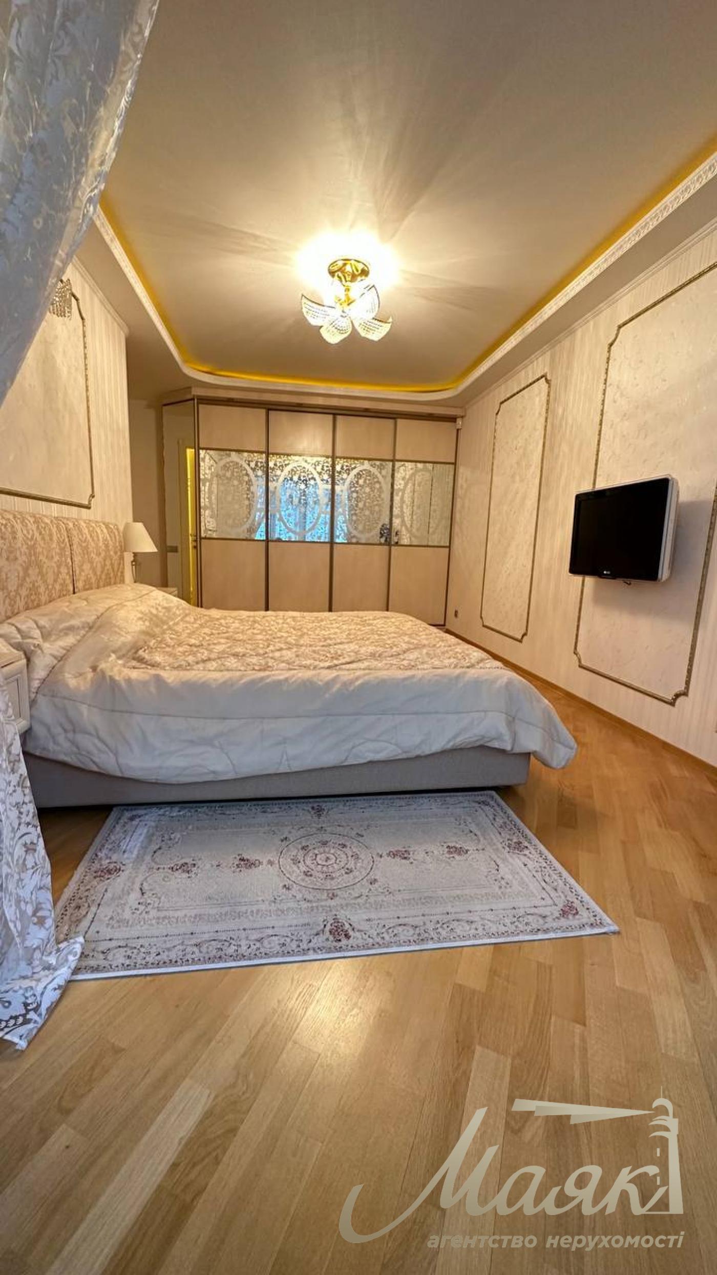 Rent 3-room apartment st. Shelkovichnaya, Lipki