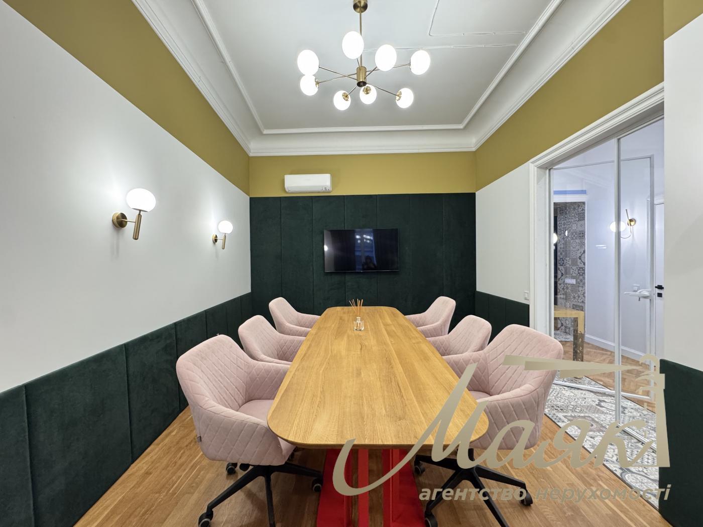 Аренда меблированного офиса 110 кв.м. на ул Владимирская 92