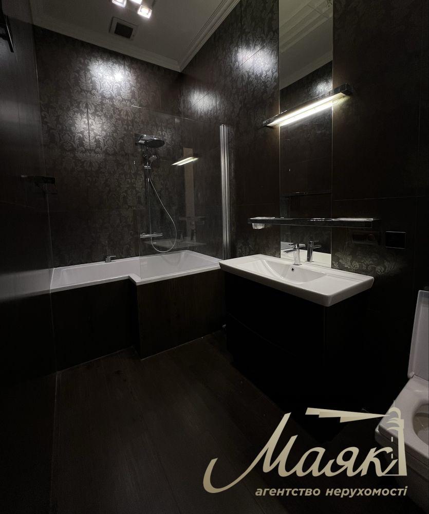 Продаж 2к. квартири вул. Велика Васильківська, 27, площа Українських Героїв, Центр