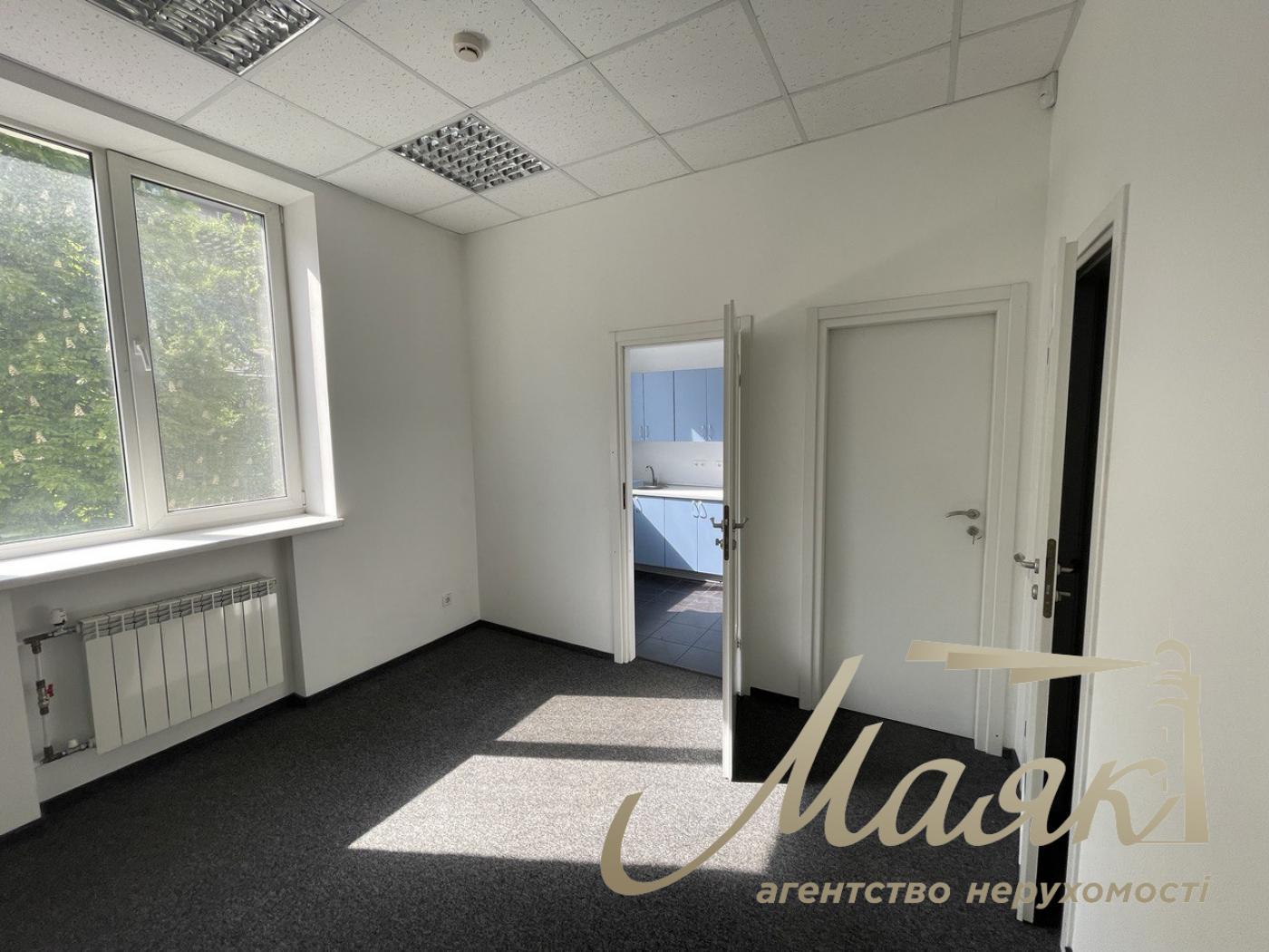 Office space for rent 150m2 in the center, Lvivska square