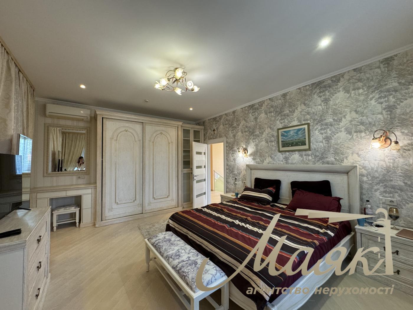 Rent 2-storey house 220m2 in. Ivankovici/Kruglyk, KG "Maetok"