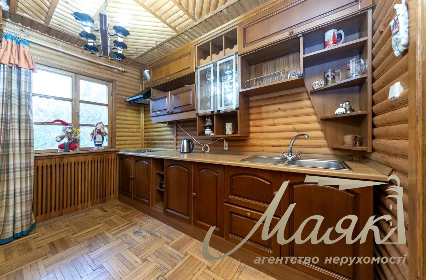 Продажа элитного дома 631м2 в Киеве, Голосеевский р-н, с.Вита-Литовская, пров. Залужный