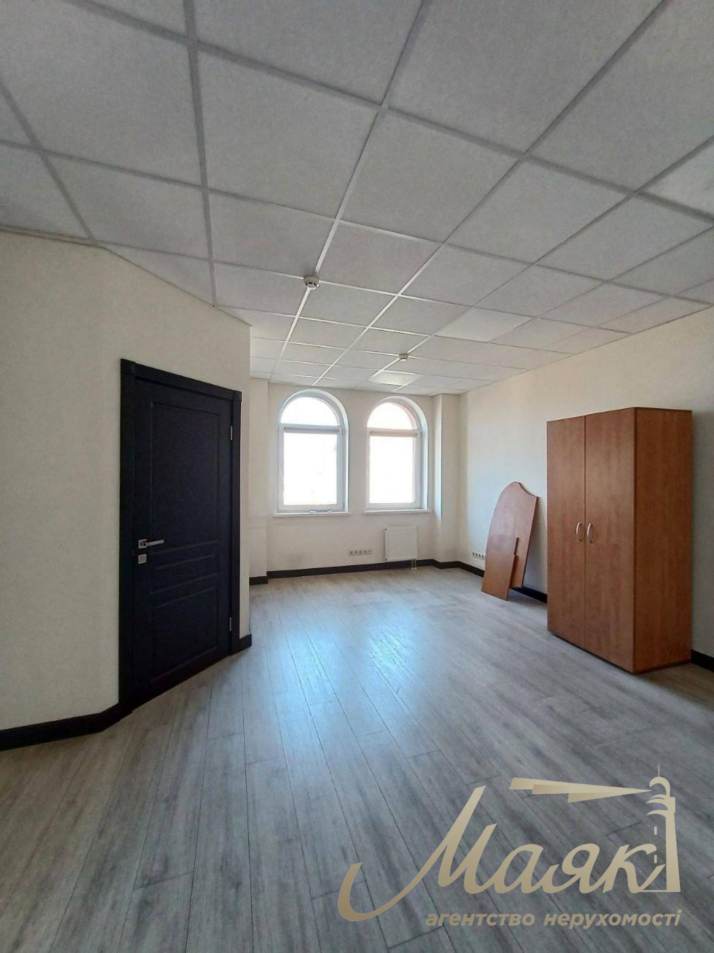 Аренда офиса 340м2  ул. Спасская, Подол, Киев