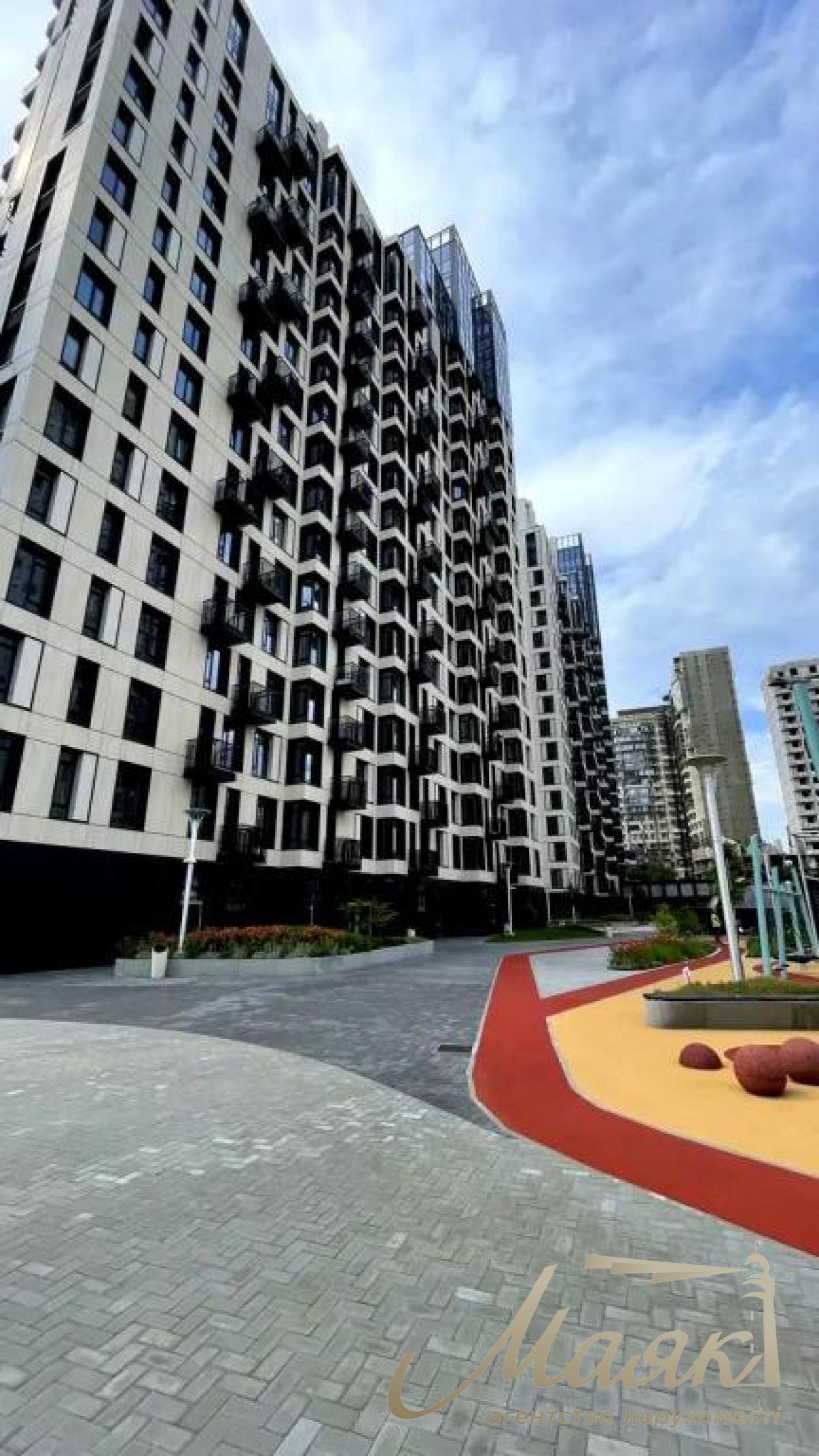 Продаж 3-к квартири ЖК TRIIINITY