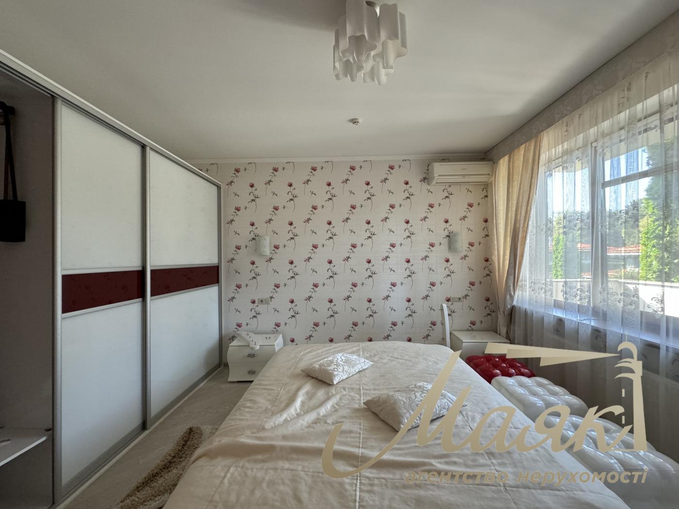 Rent 2-storey house 220m2 in. Ivankovici/Kruglyk, KG "Maetok"