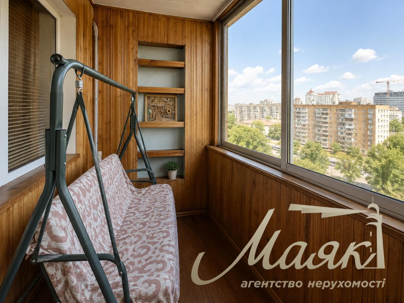 Продаж 2-кімнатної квартири площею 47,6 м² з ремонтом, вул. Левка Лук’яненка, 2Б, район Оболонь, Київ