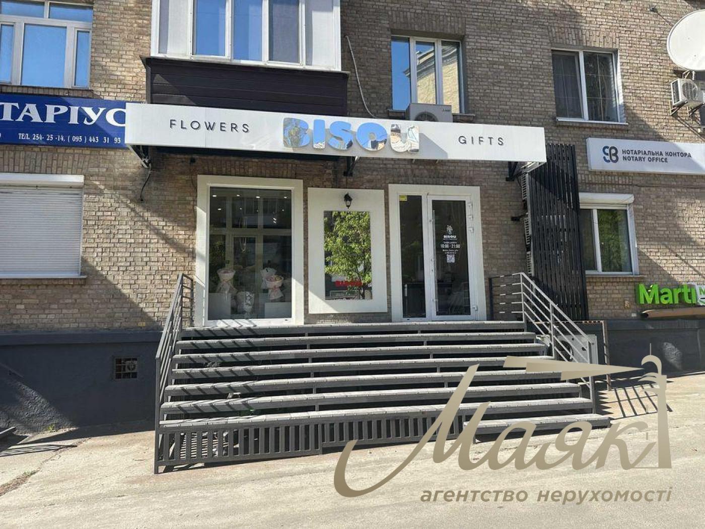 Rent a facade room 40 sq.m.sq. Mechnikova str., Pechersk