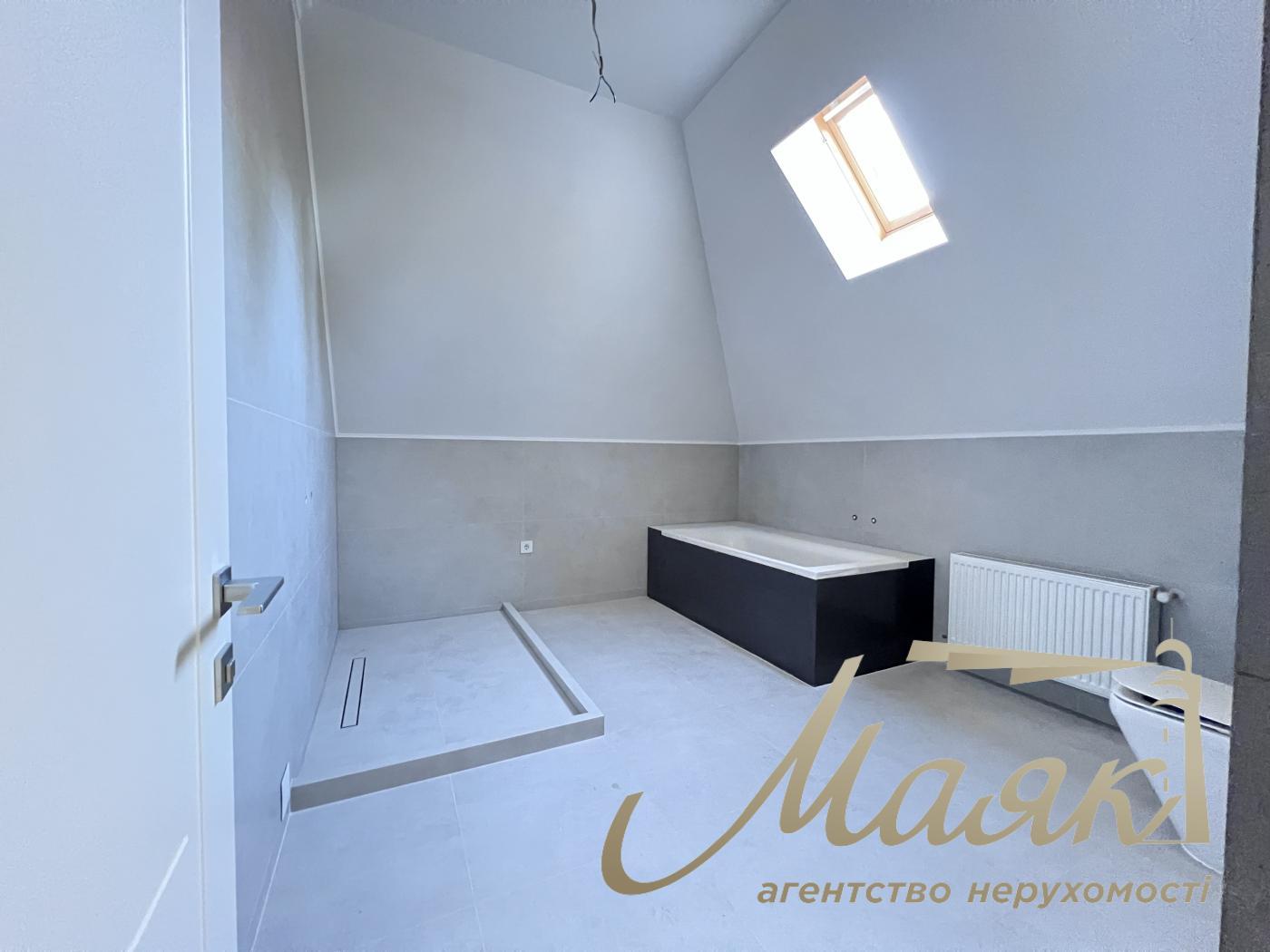 Продаж будинку в закритому КМ AlpenPark серед лісу