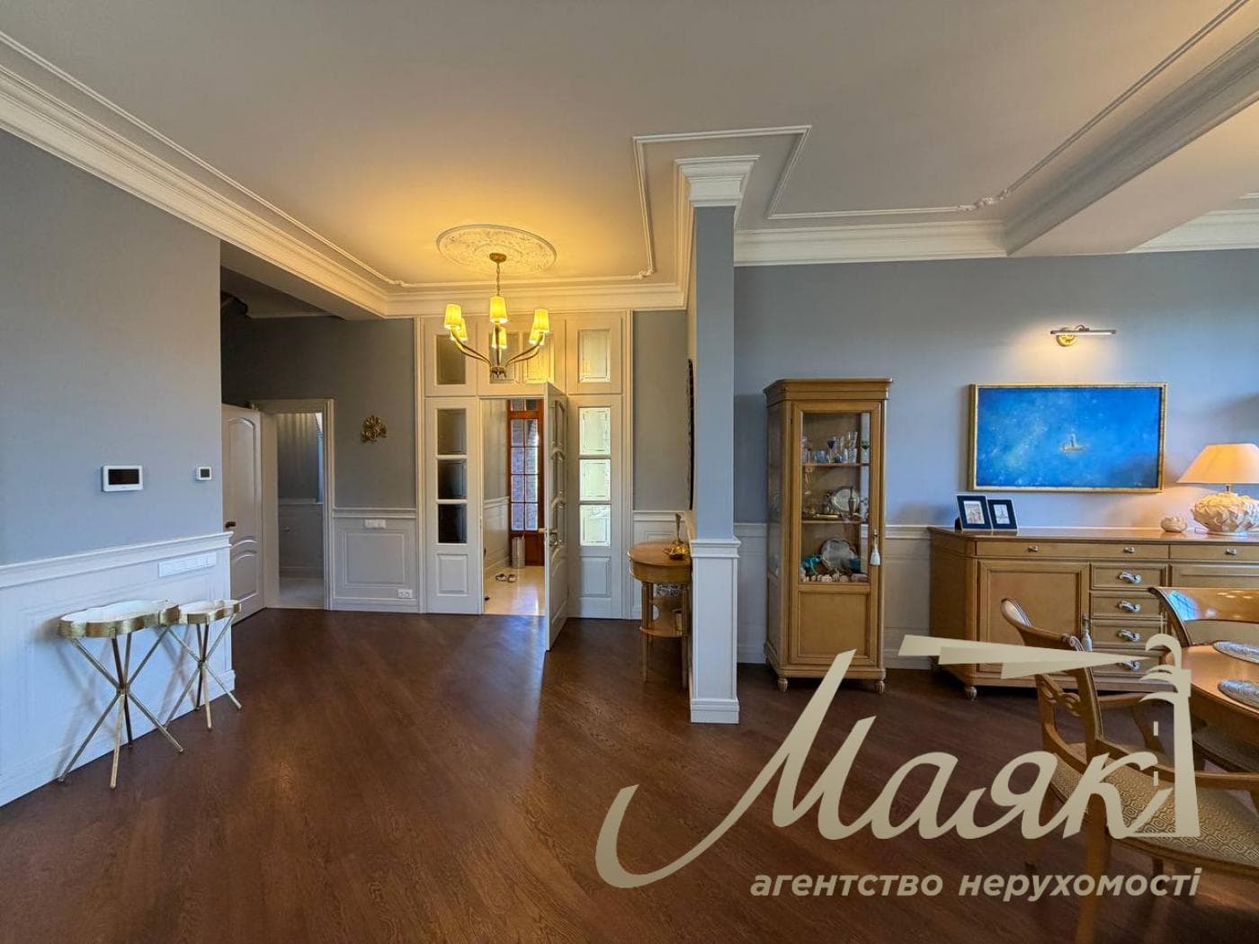 Продаж 2-поверхового будинку площею 466 м², Лісники